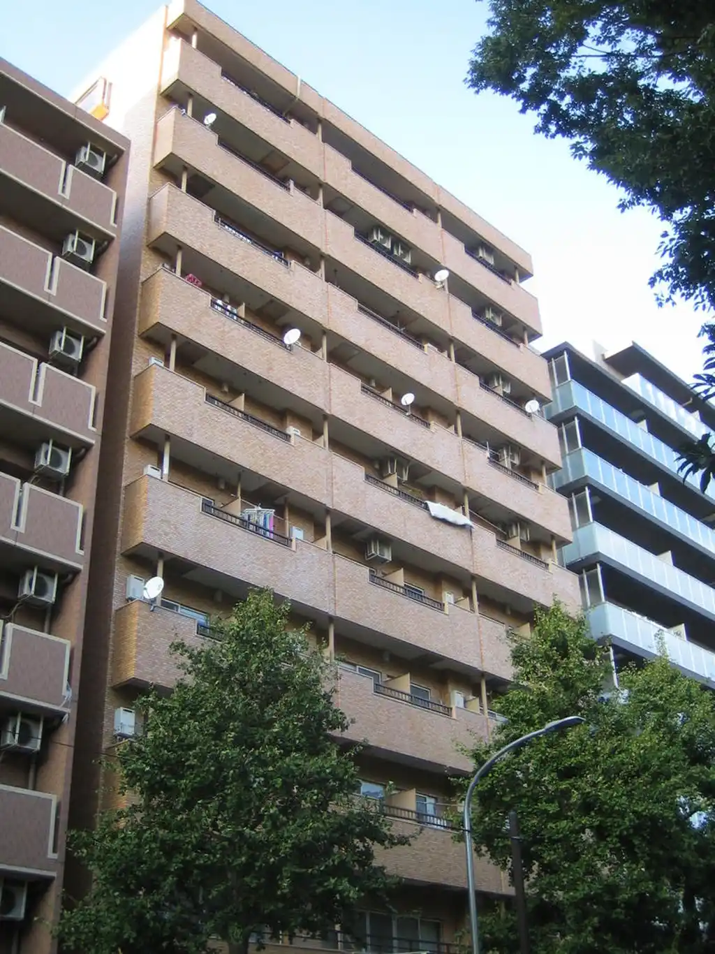 モナーク伊勢佐木 外観