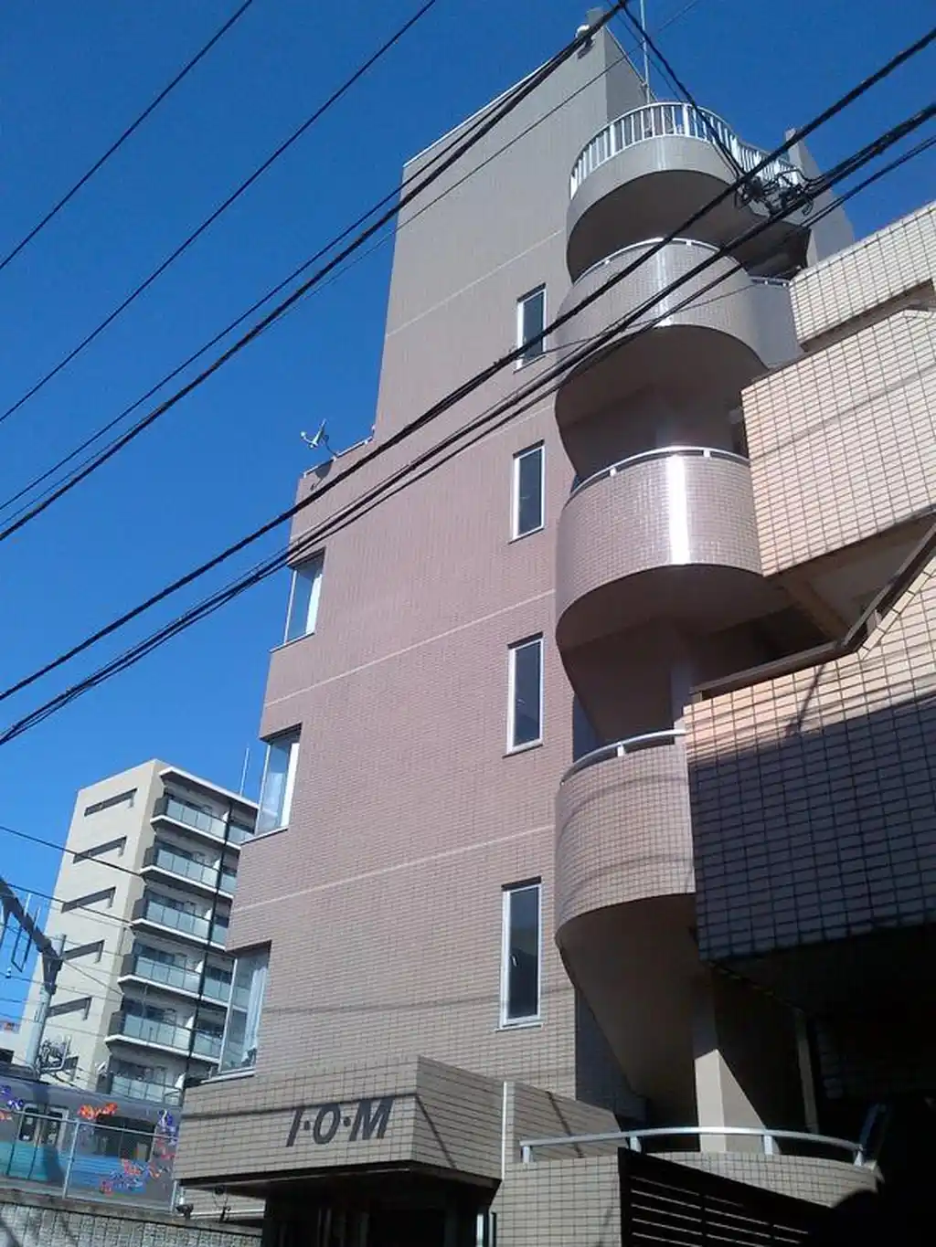 I・O・M 外観