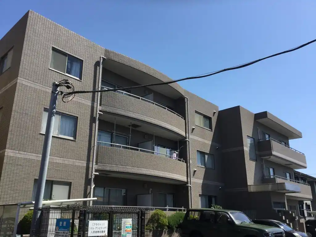 プラウトン 外観