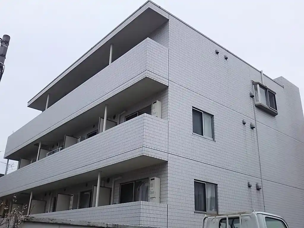 エマーユパレス 外観