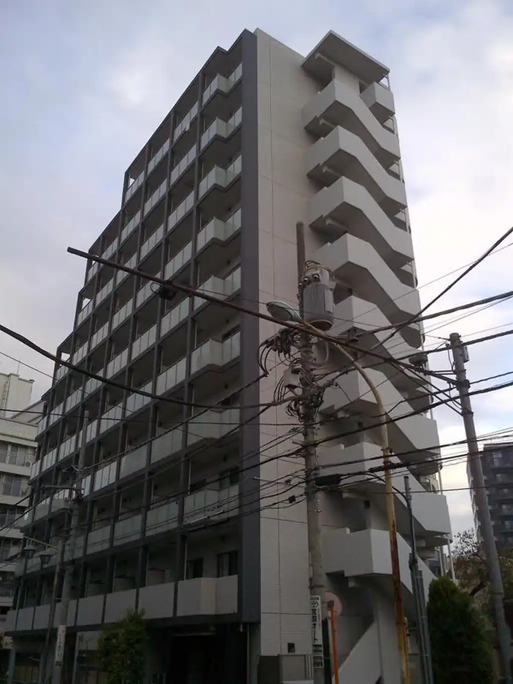プリュス中野 外観