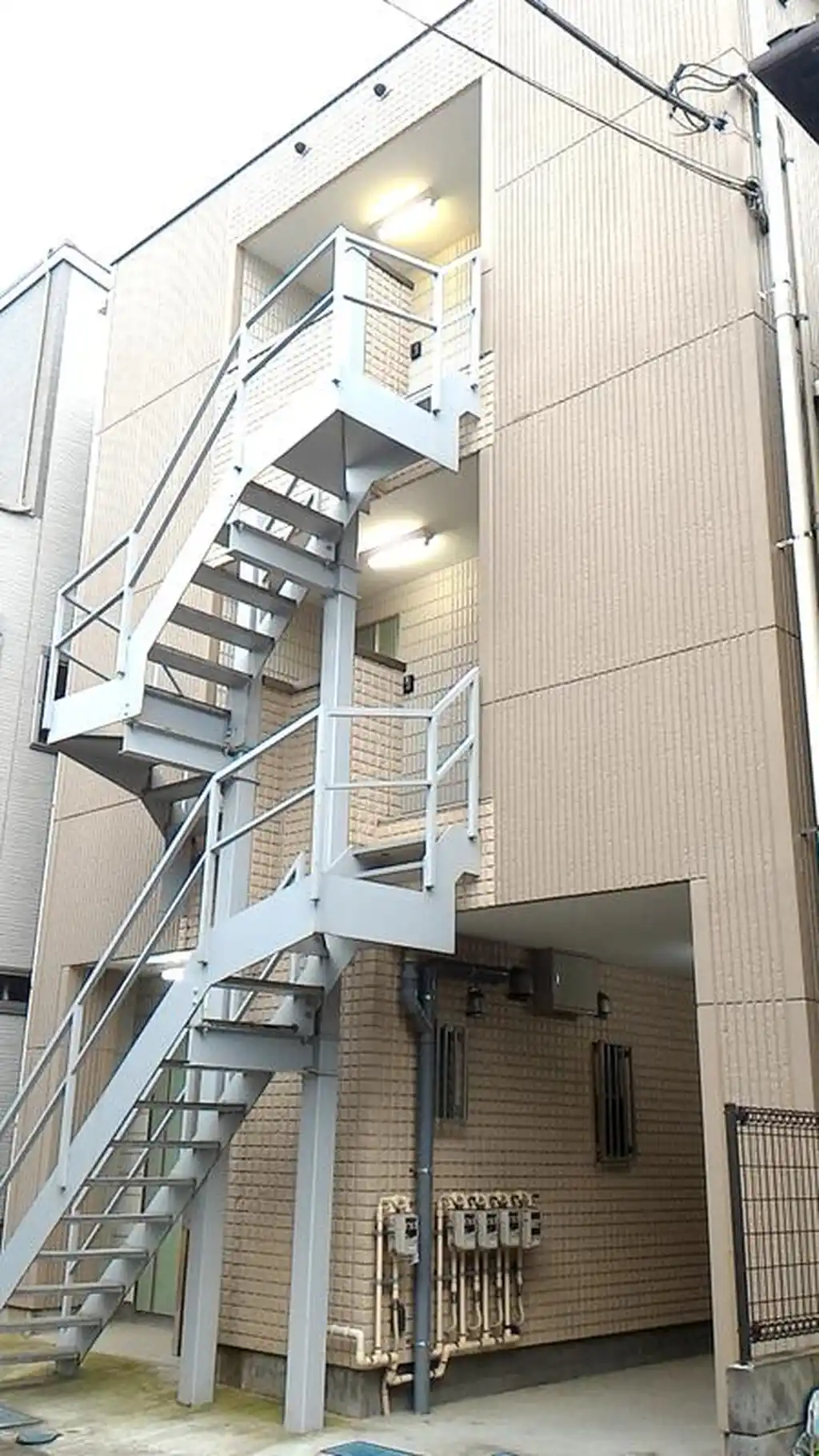 アヴィエール日進 外観