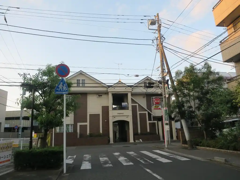 レオパレスサテライト 外観