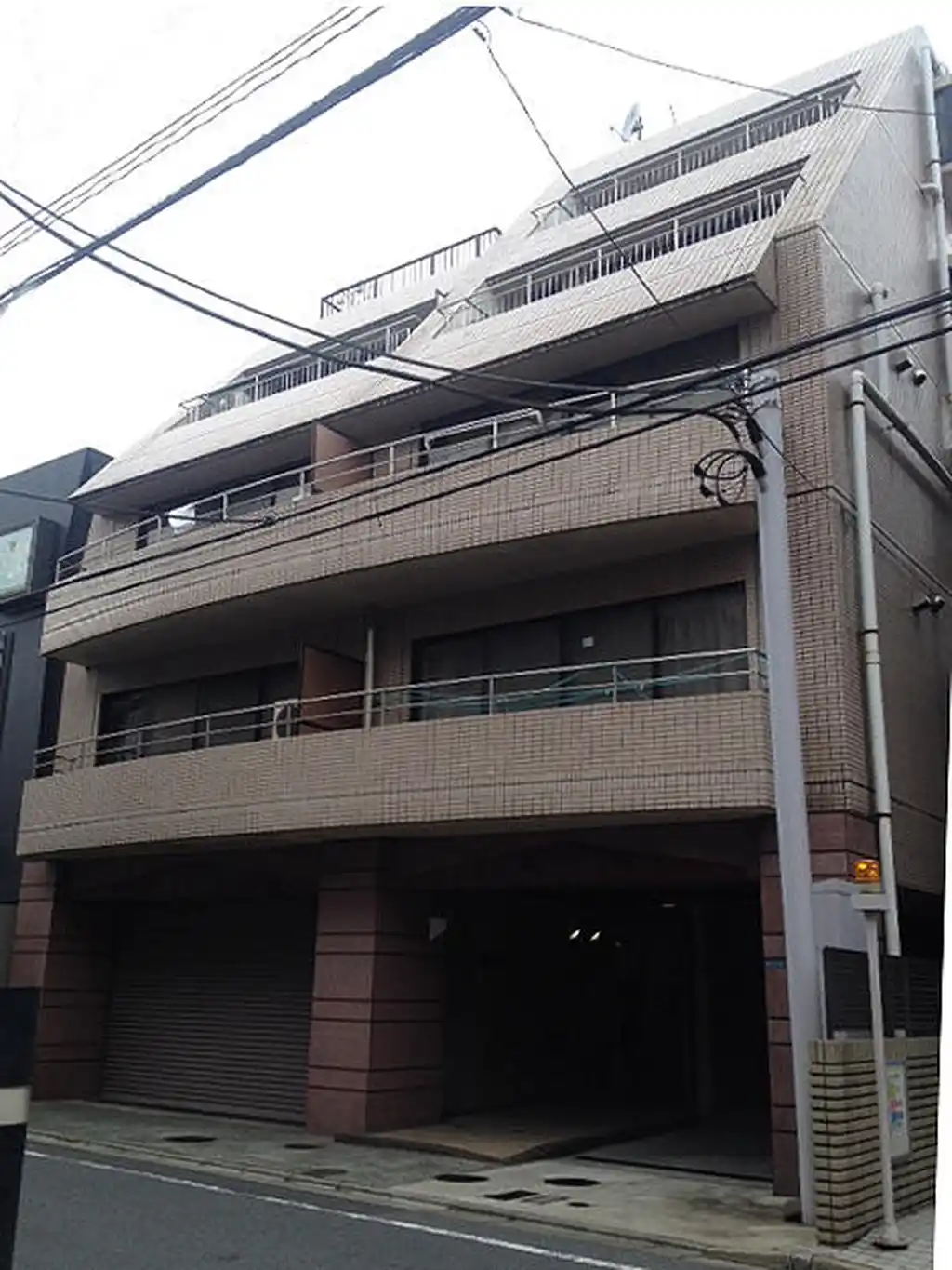 フローレス市谷 外観