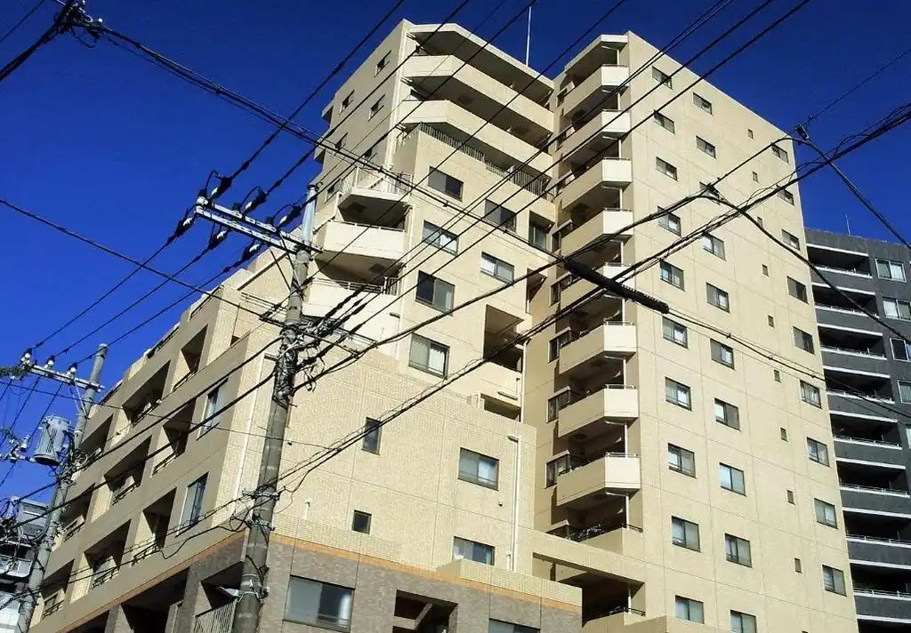 プレジール国立 外観