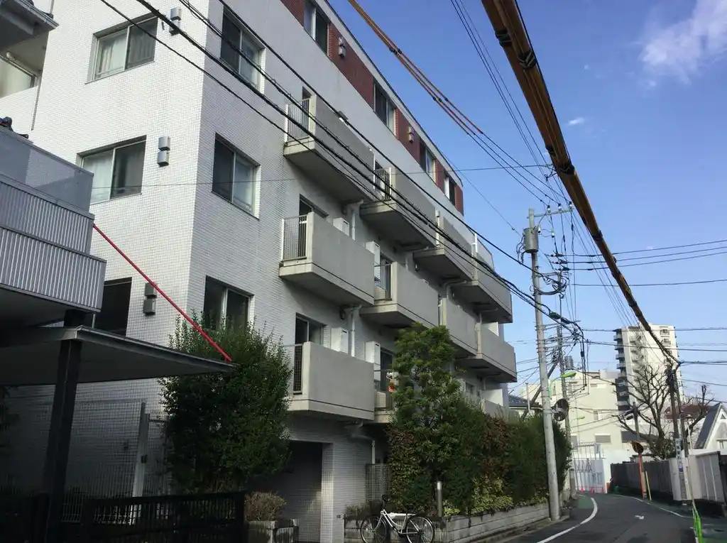 アパートメンツ駒沢大学 外観