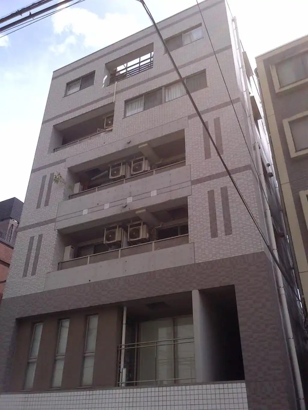 ISAMビル 外観