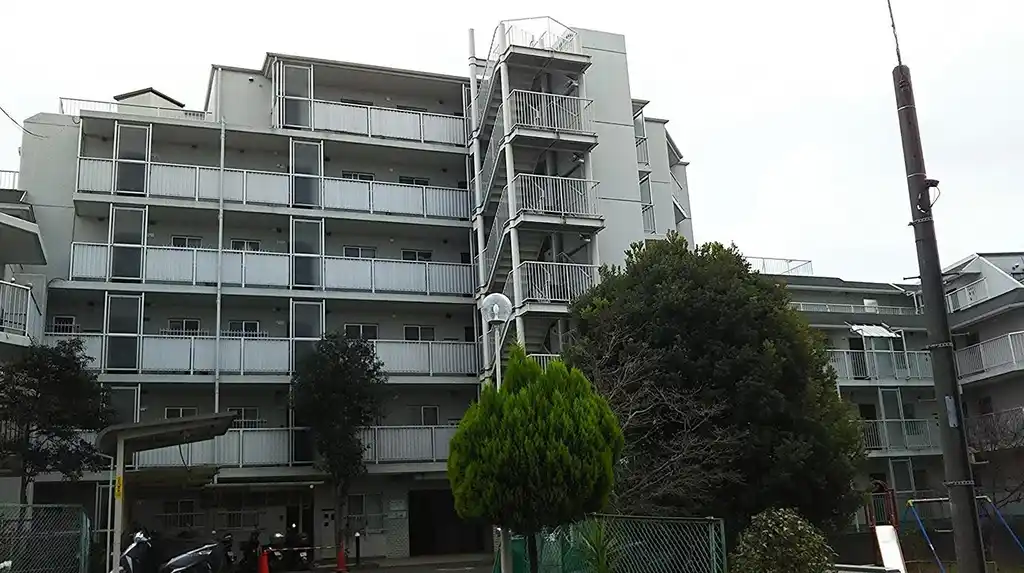 ルミネ鴨居 外観