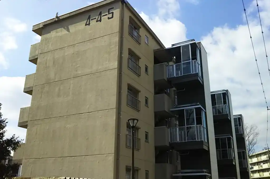 UR都市機構永山団地4-4-5号棟 外観