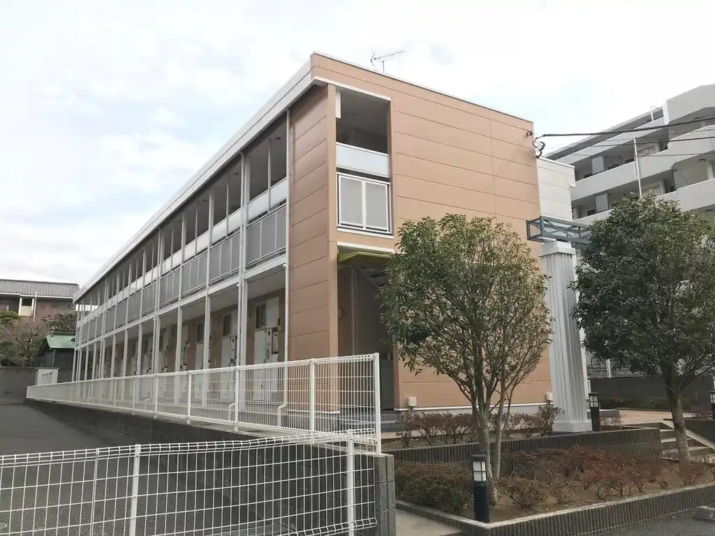 レオパレスルミエール 外観