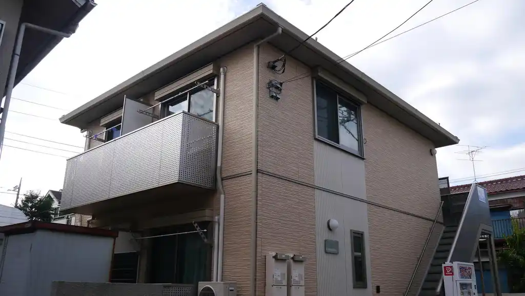 UN ATOLL国立 外観