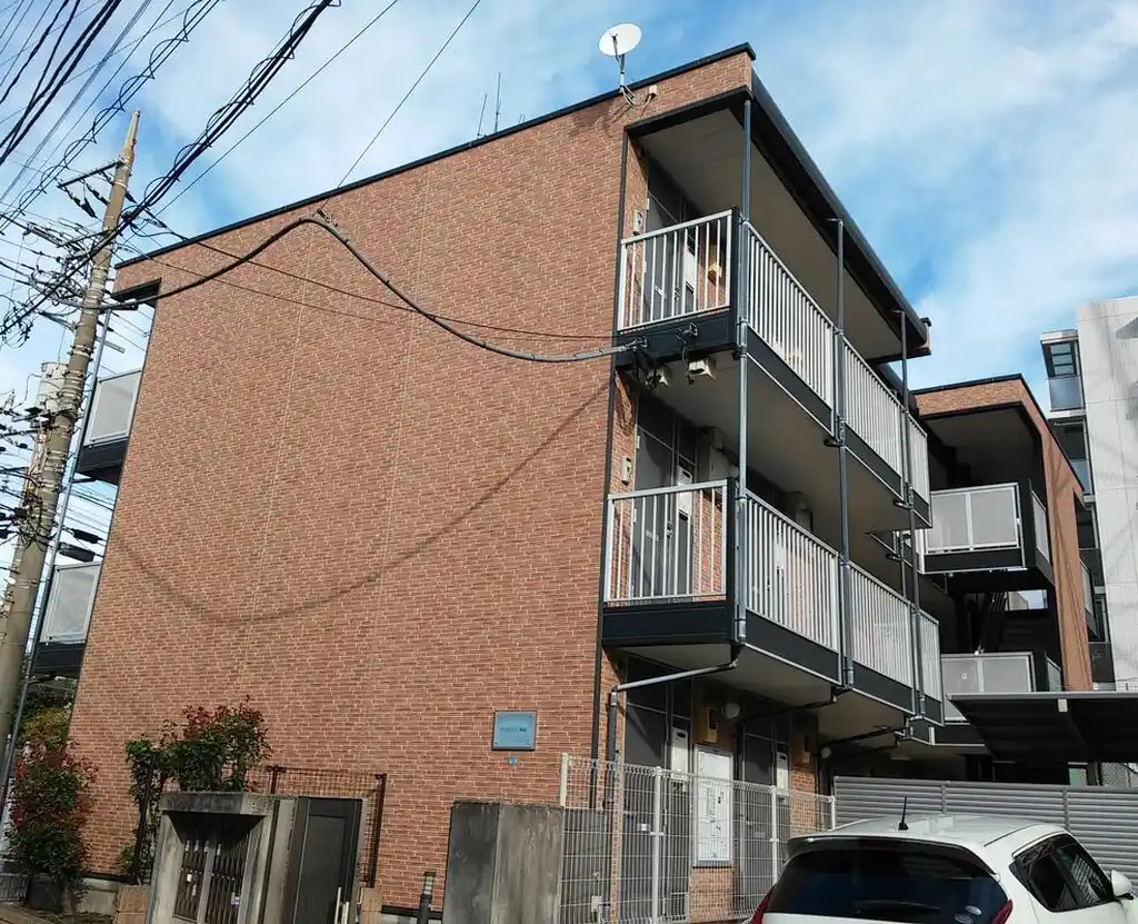 レオパレスアドバンス鶴見 外観