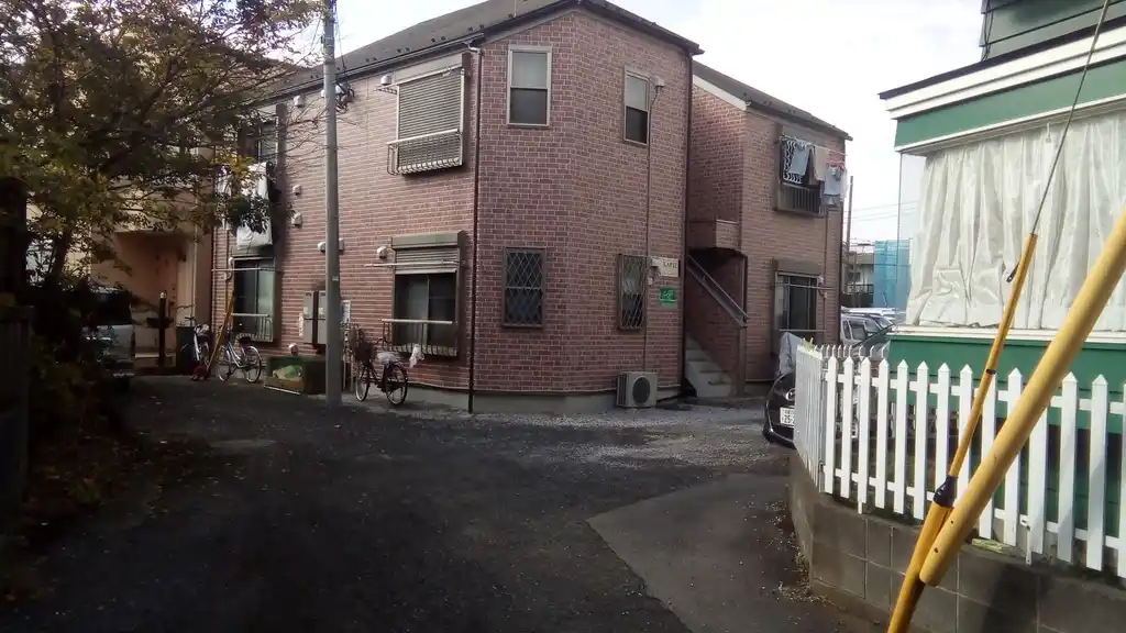 カリス 外観