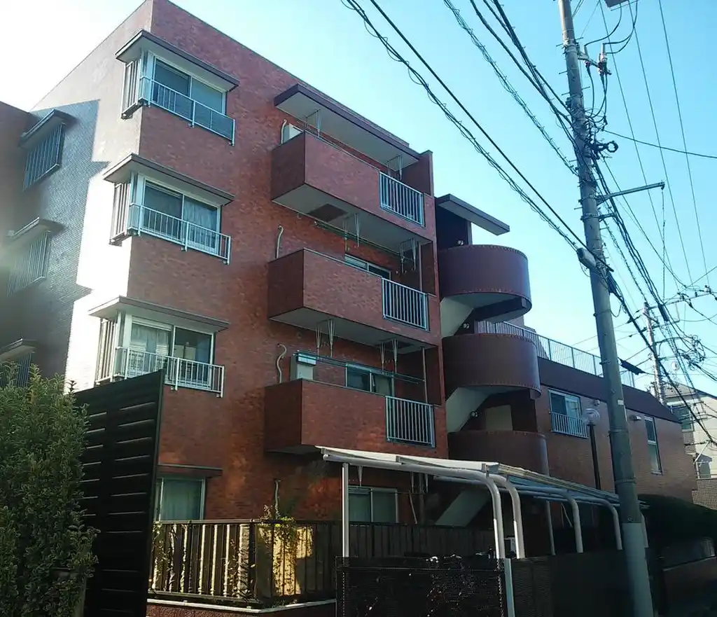 シャンボール生麦 外観