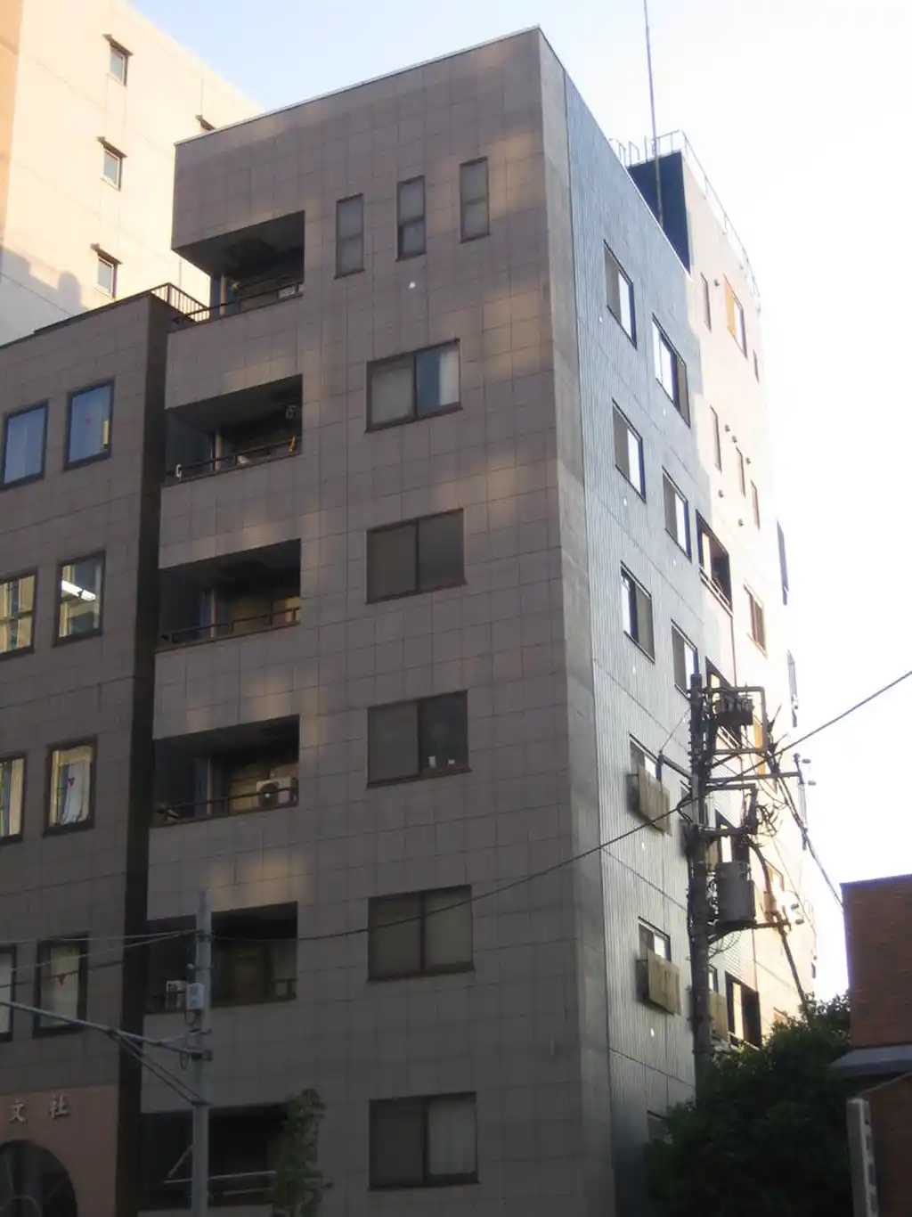キイナカオ 外観