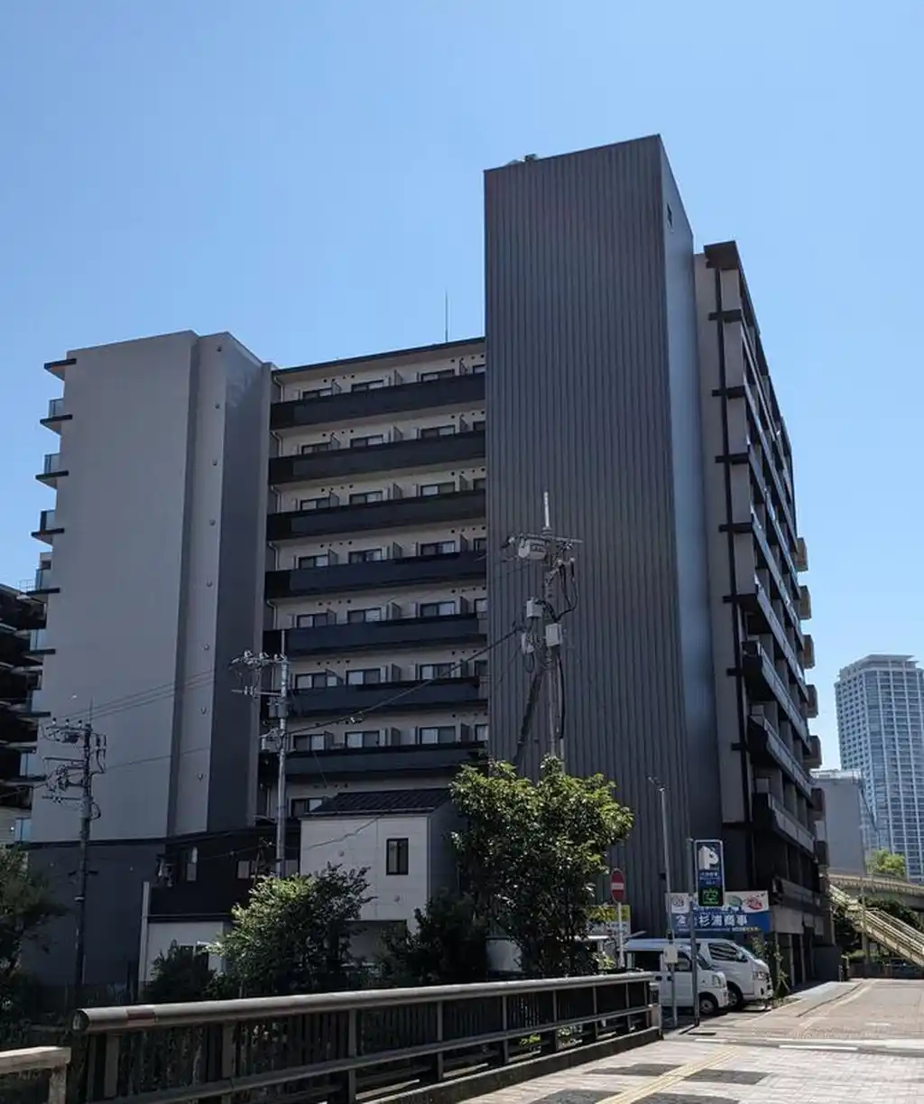 CREVISTA横浜 外観