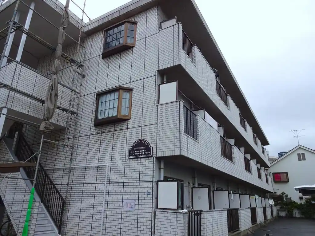 クラウン・ジュエル 外観