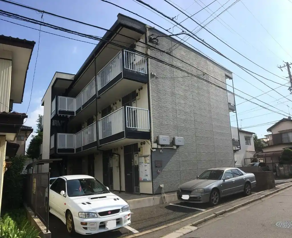 レオパレスKosmos 外観