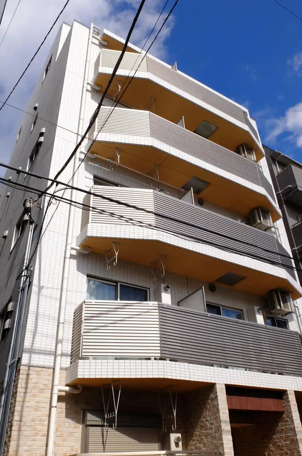 マナミリオン 外観