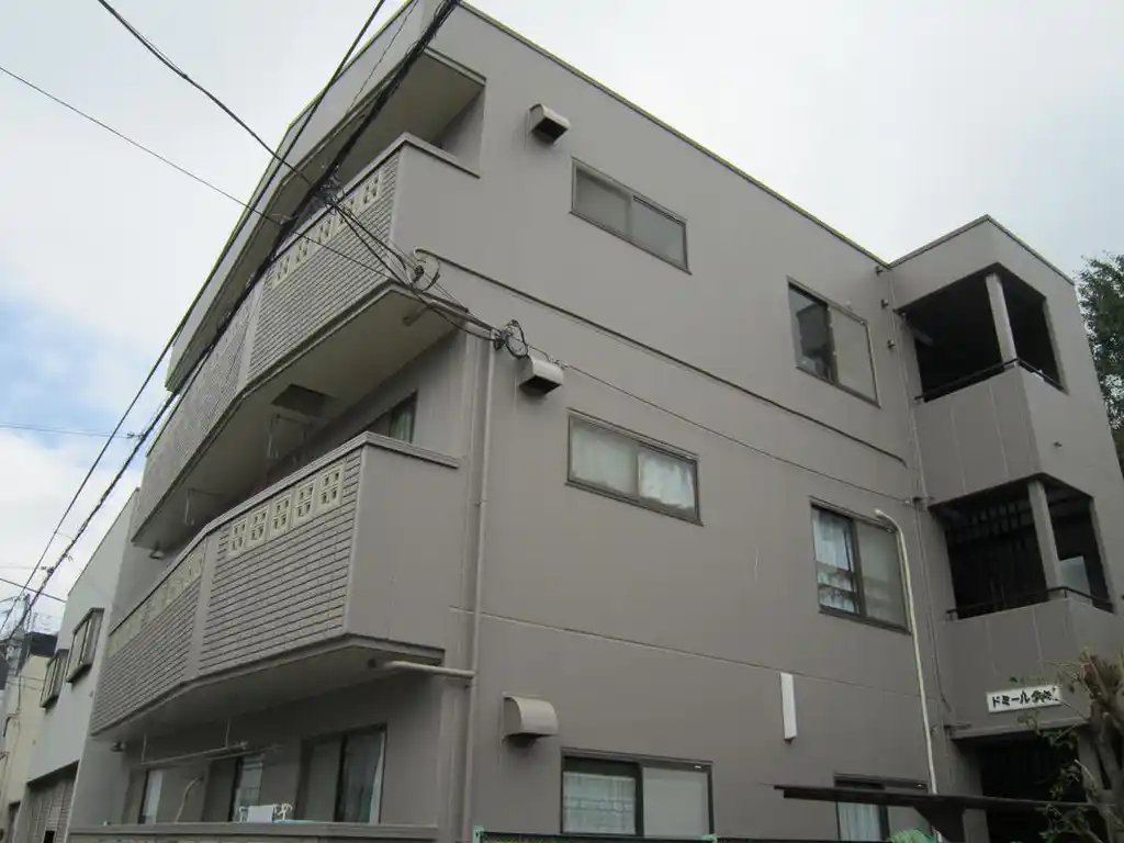ドミール・タキ 外観