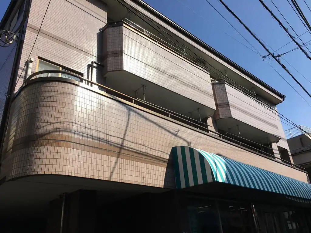 クレールコート足立 外観