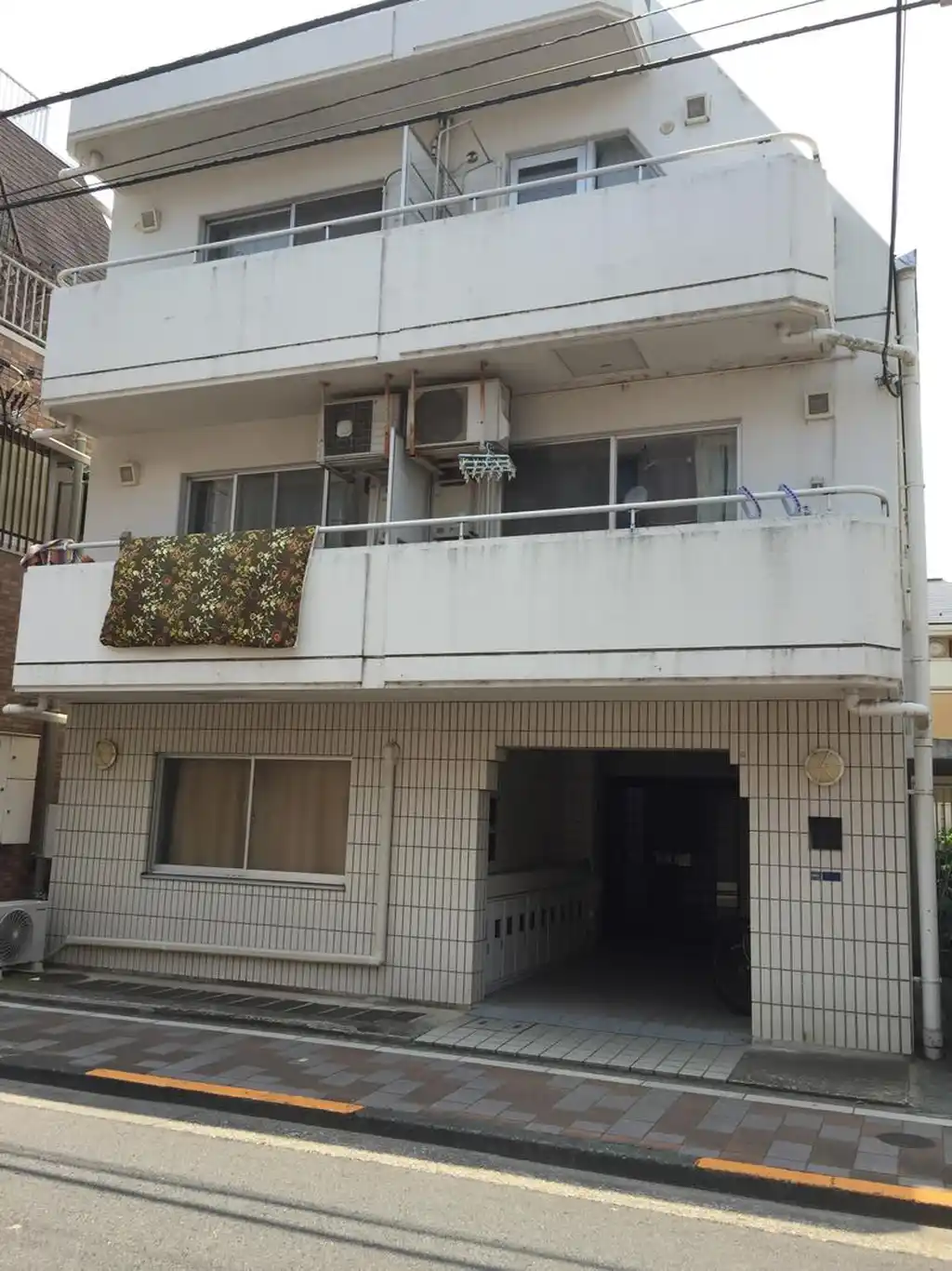 小さいアパートメント 外観