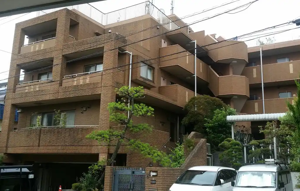 ALONG 外観