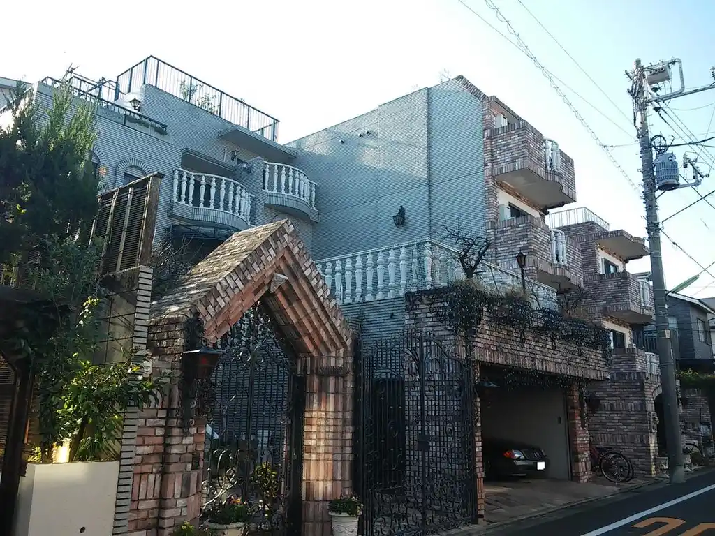LEREVEIL 外観