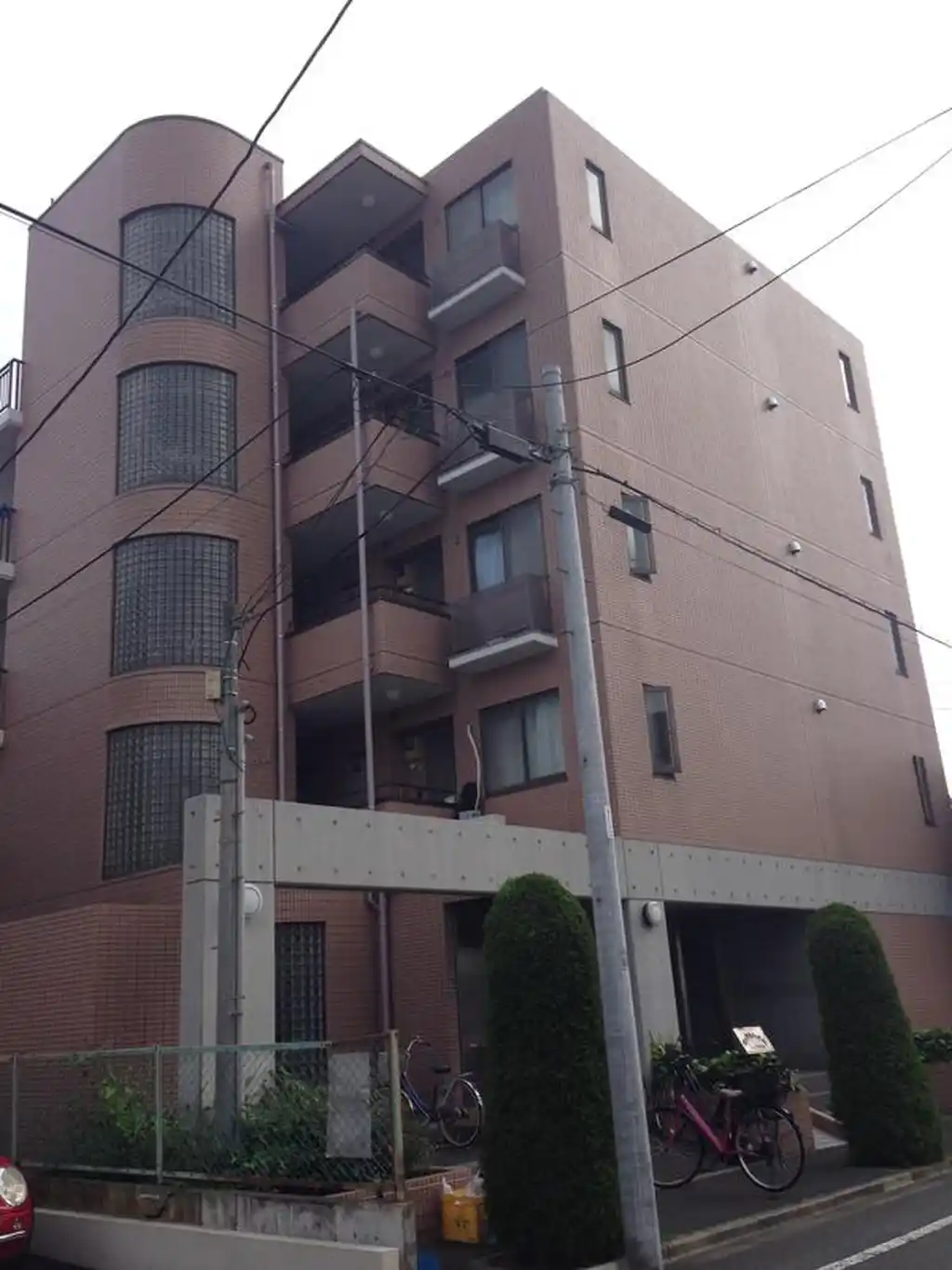ロイヤルハイム 外観