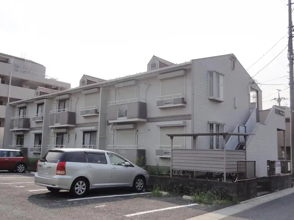 ファミーユ中村五番館 外観