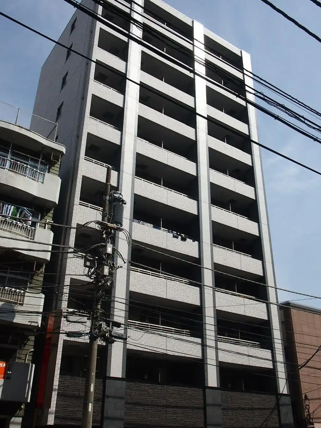 ガーラ・ステーション横浜反町 外観