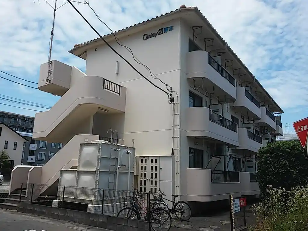 センチュリー21厚木 外観