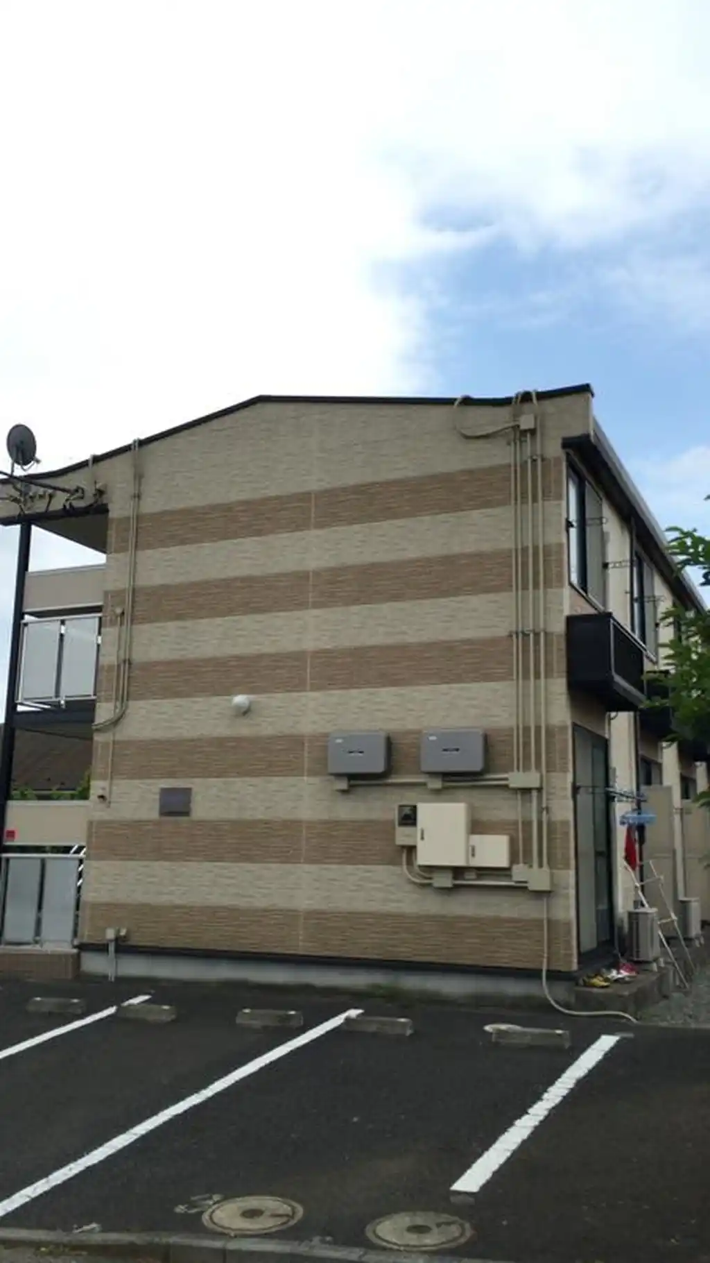 レオパレスドリーミング ヒルズ 外観