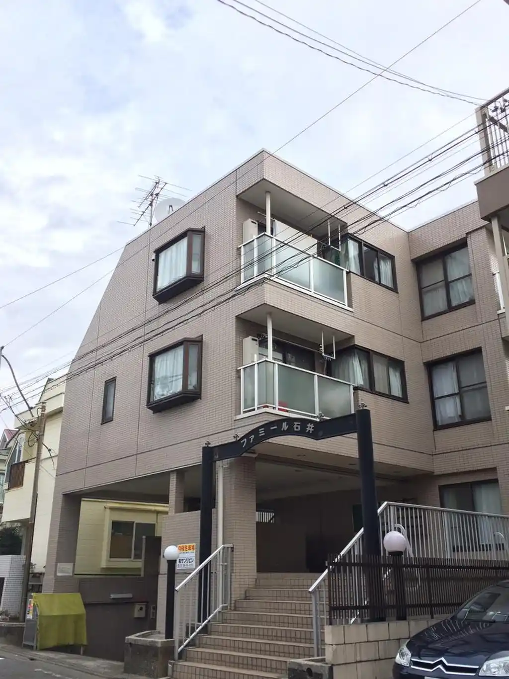 ファミール石井 外観