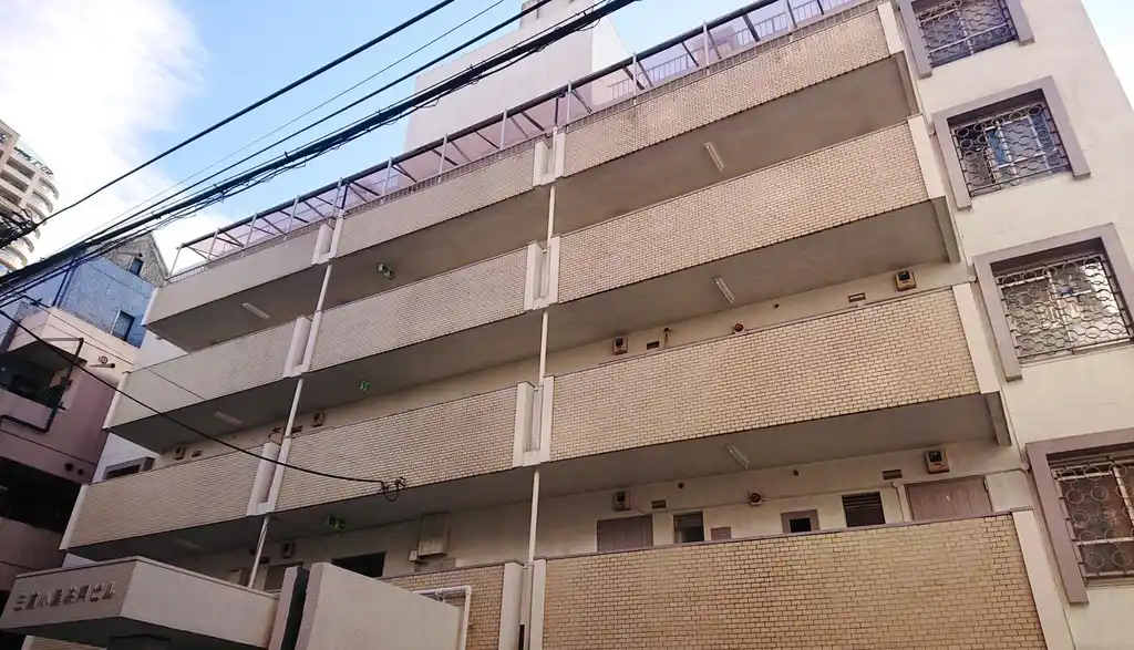 甘泉園ハイツ三浦小黒共同ビル 外観