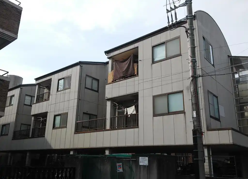 アイアン2 外観