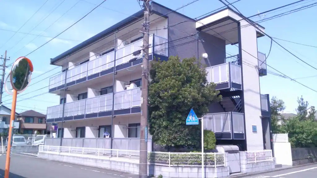 レオパレスFIII相模原 外観