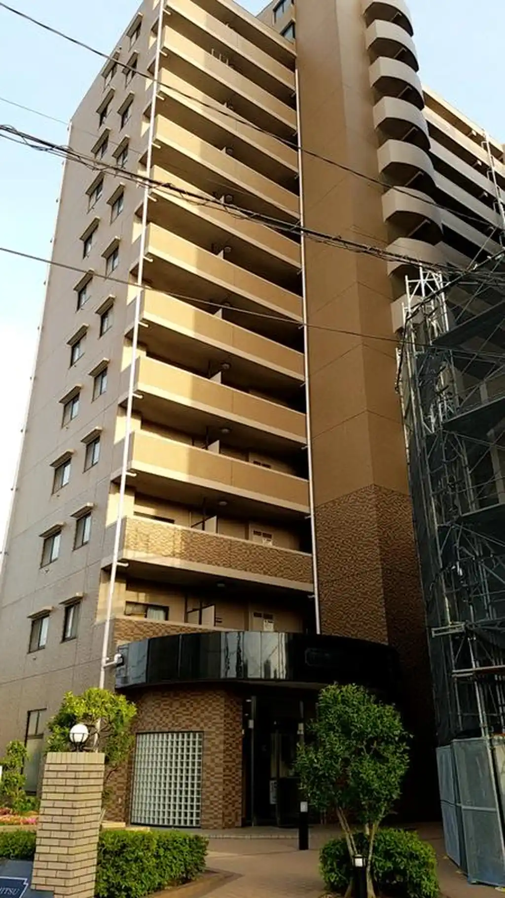 パインズマンションキミツウエストタワー 外観