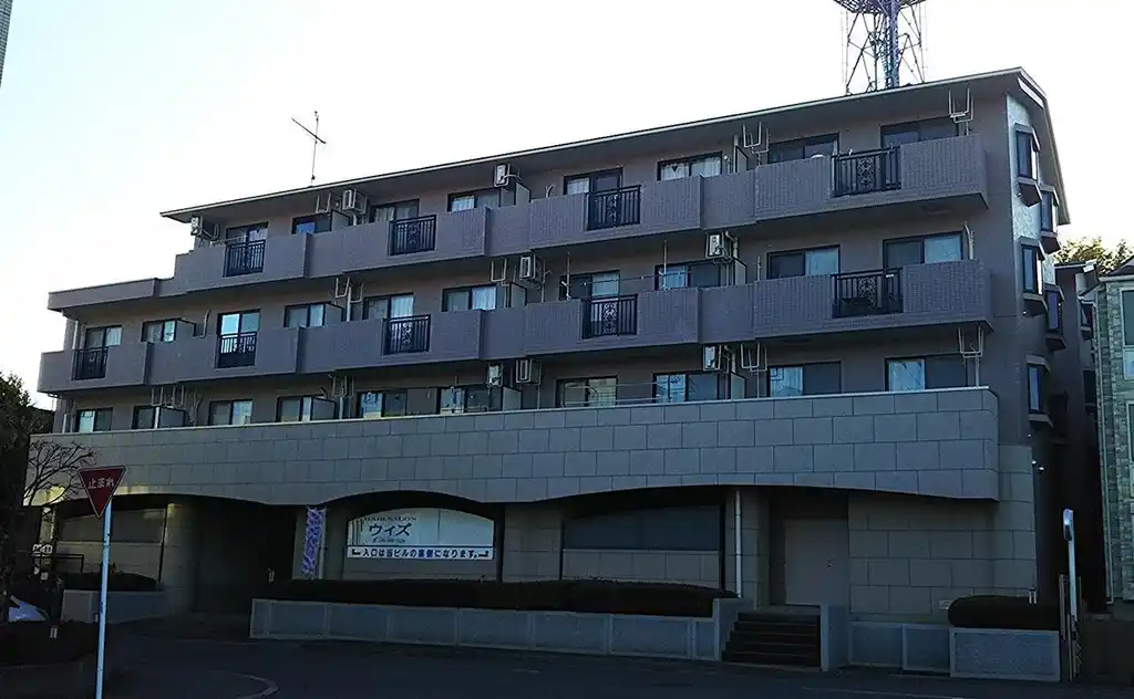 ロイヤル・パレス中川 外観