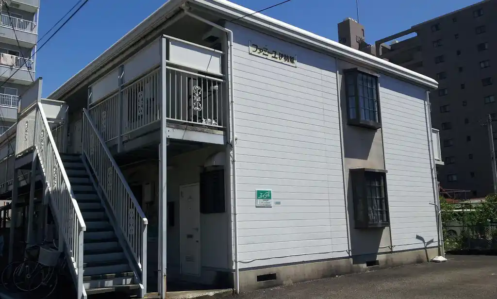 ファミーユ伊勢原 外観