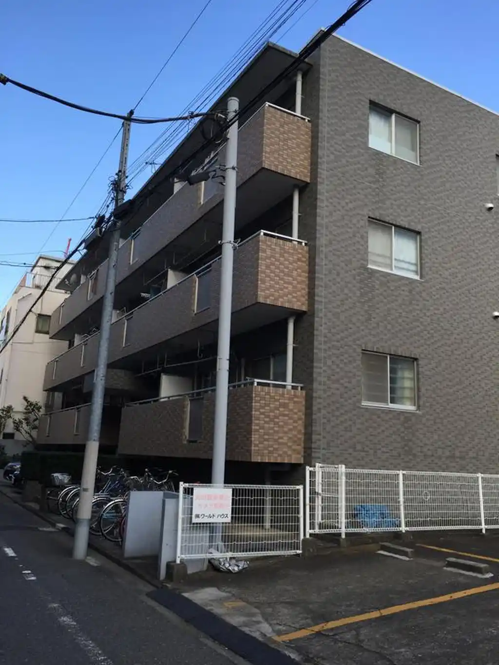 グロリアフォートレス 外観