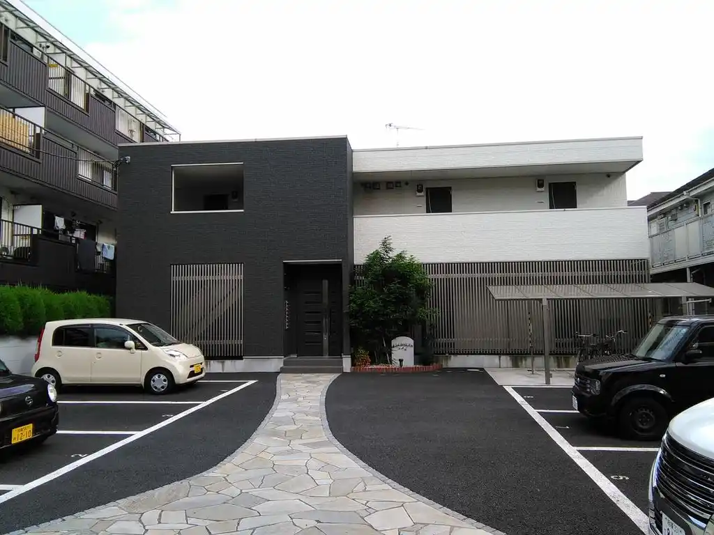 ロイヤルアベニュー南林間 外観