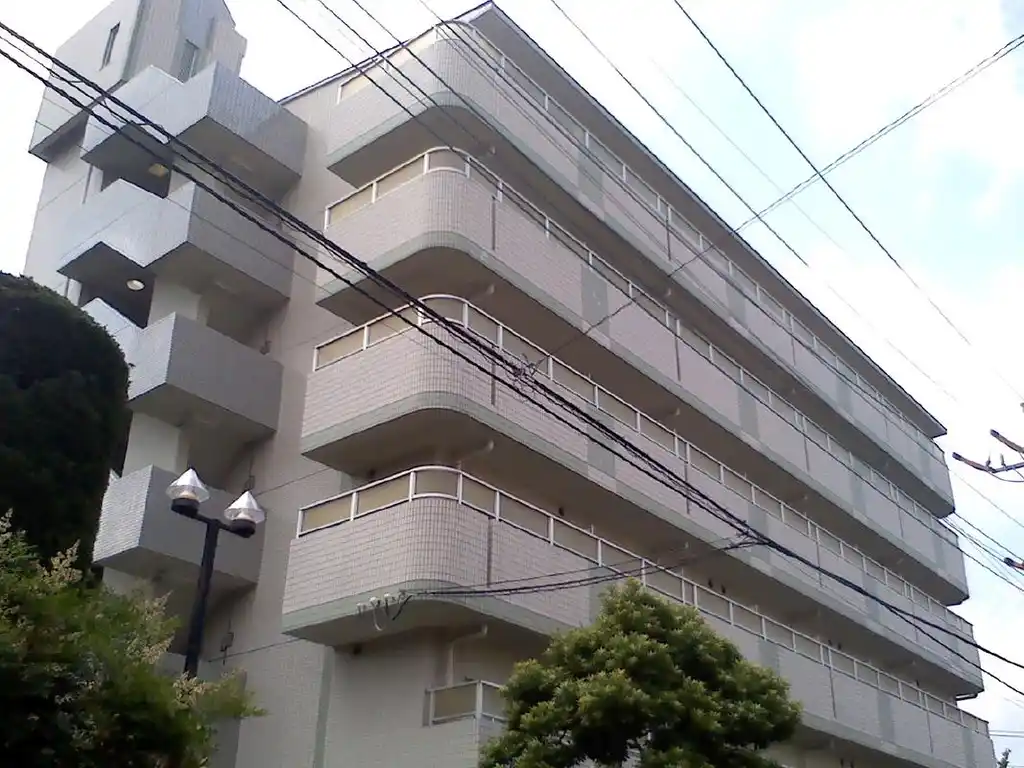 カレッジコートスズキ 外観