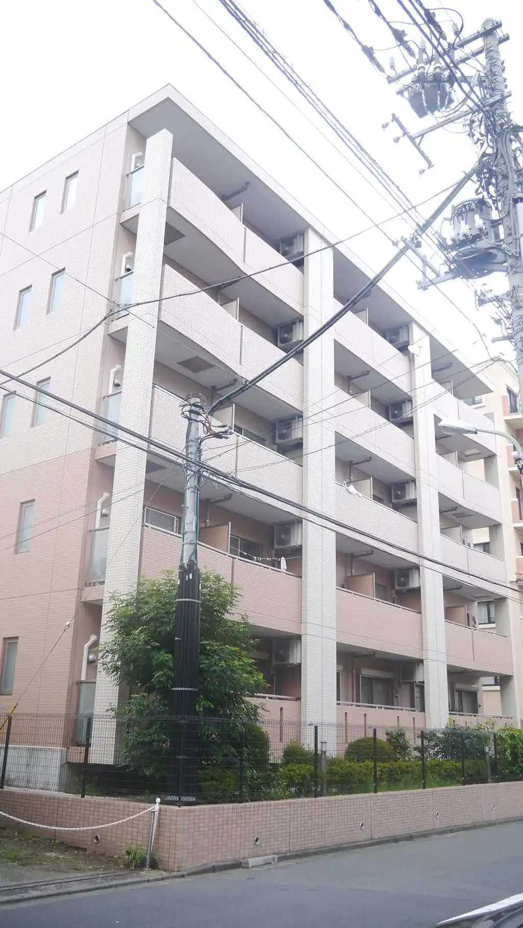 エモシオン国立 外観
