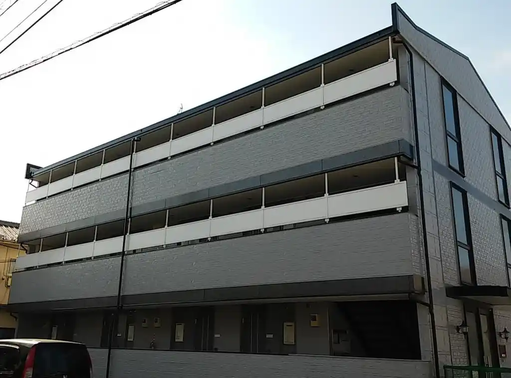 レオパレスゴールドレジデンスルミエール 外観