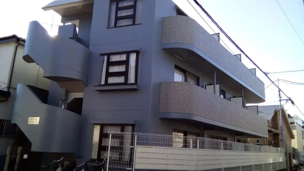 プレジール 外観