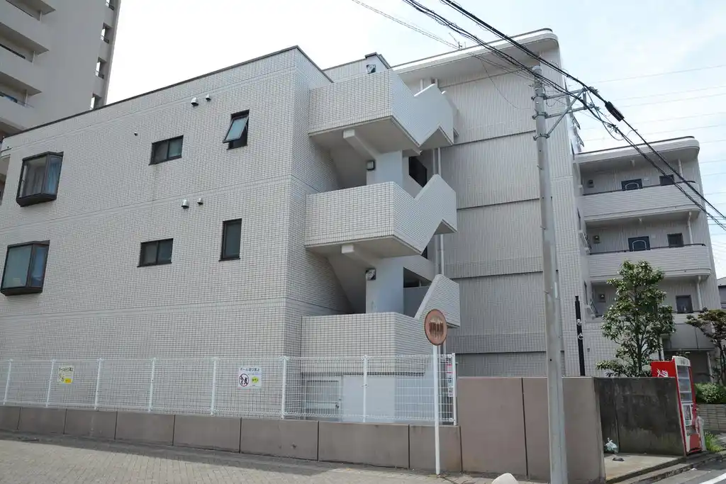 リエス横浜鶴見 外観