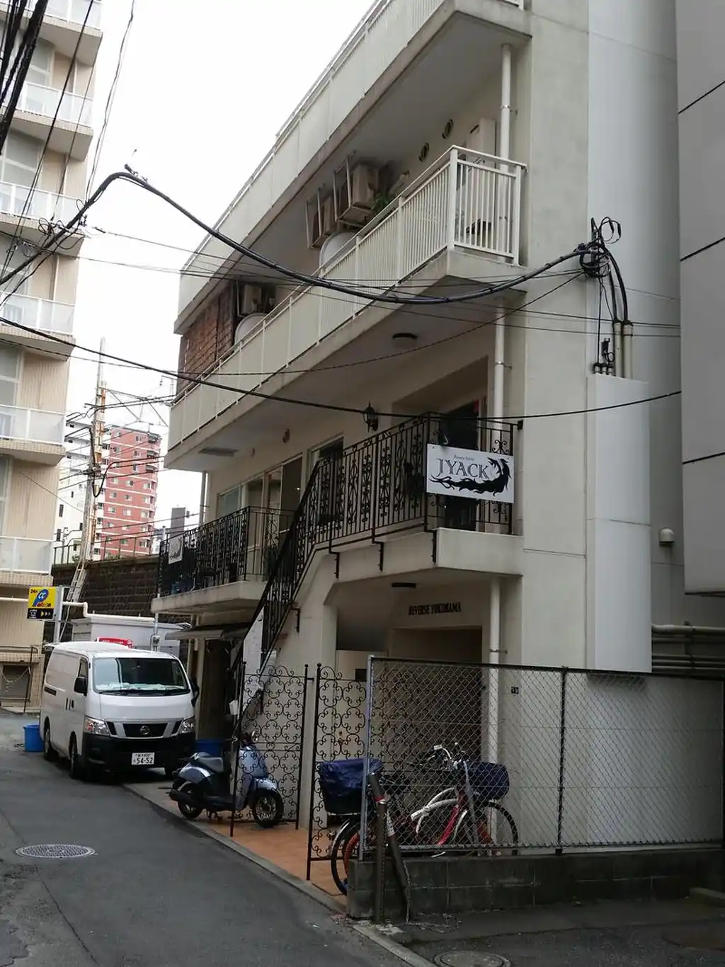 リバース横浜 外観