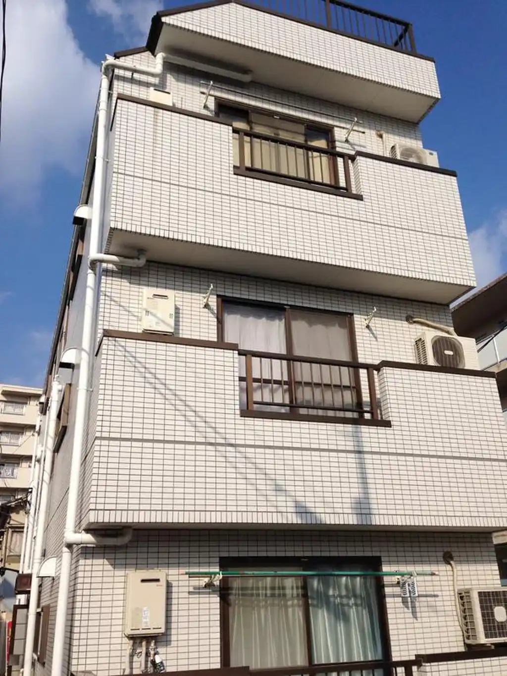 リバーハイツサイカワ 外観