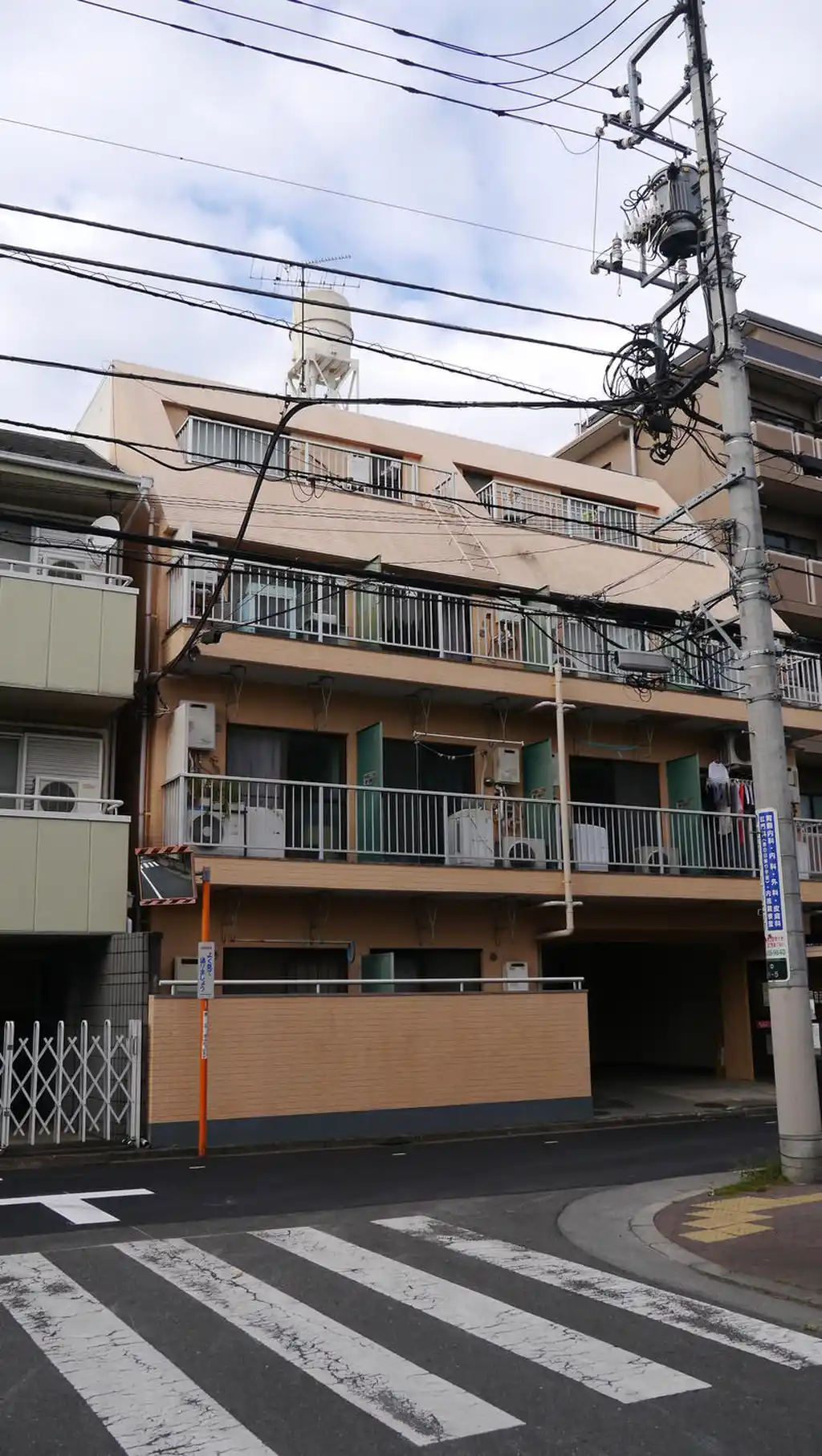 シグマース国立 外観